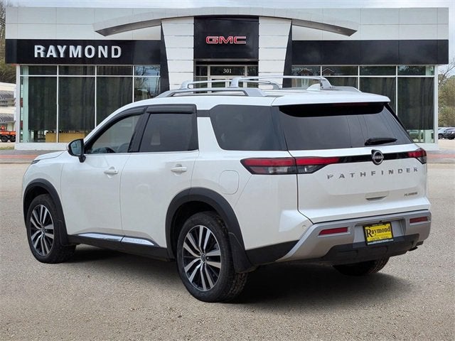 2024 Nissan Pathfinder Platinum