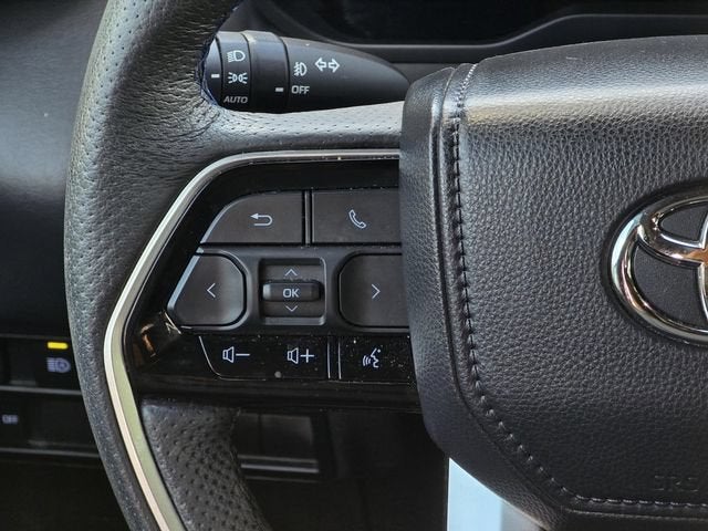 2023 Toyota Sequoia SR5