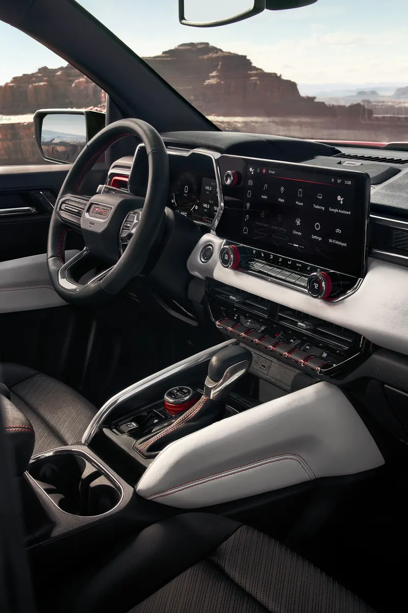 2026 GMC Canyon infotainment system at Raymond Motor Company in CENTER TX